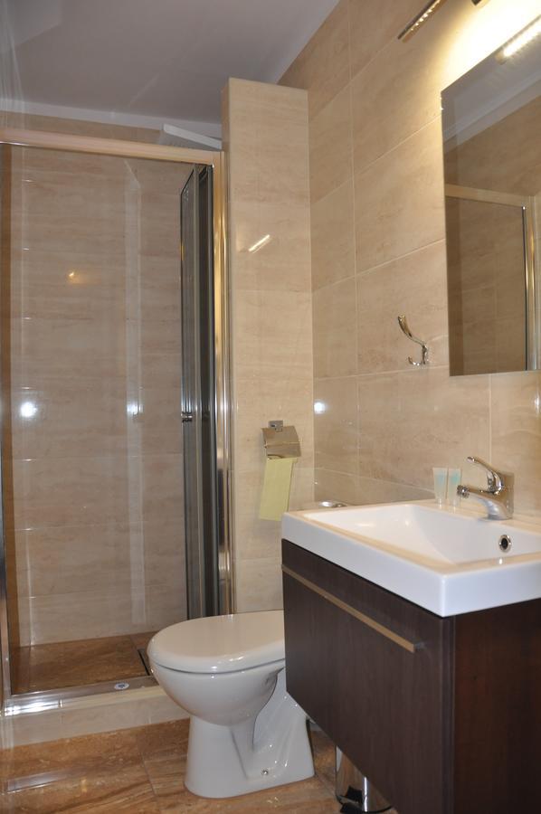 Mis Hotel *